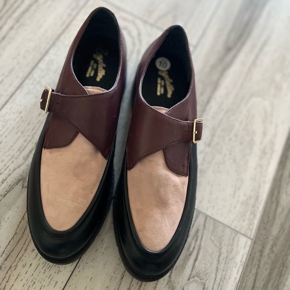 Two-Tone Leather Loafers with Buckle